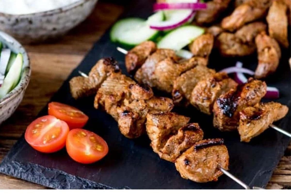 Lamb Skewers on Rice / Com Cuu Xien