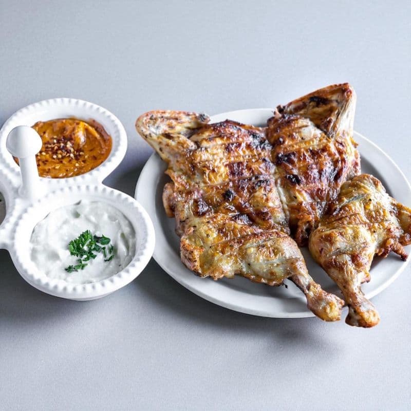 Whole Grilled Chicken (no sides) / / Poulet Entier Grillé (sans accompagnement)
