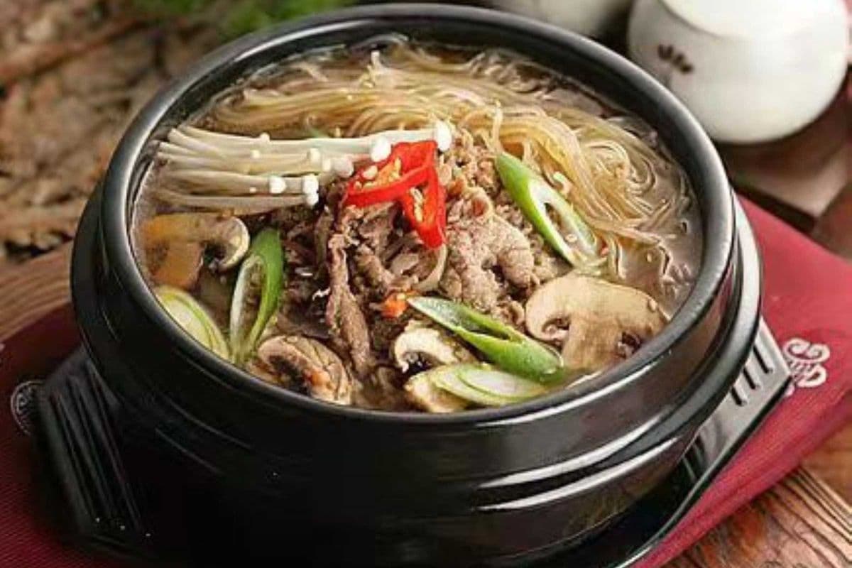 33. Beef bulgogi soup 뚝배기 불고기