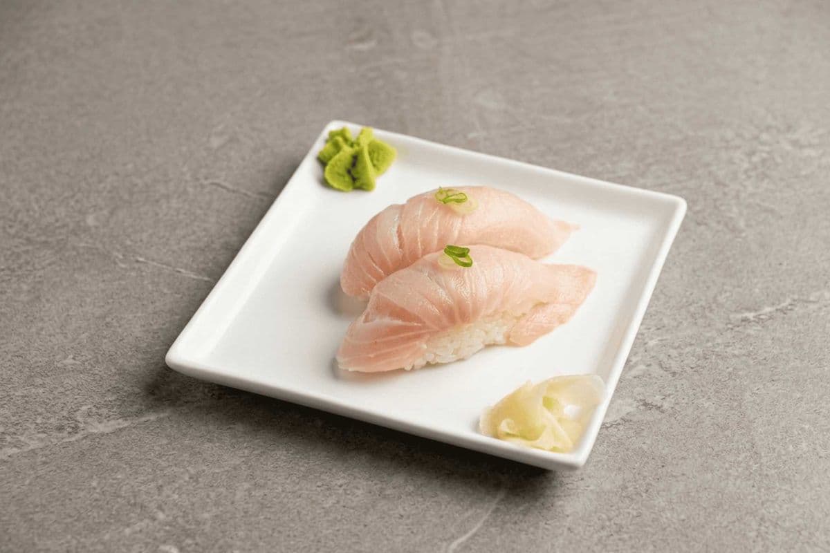 Toro Nigiri (Tuna Belly) (2 pcs)