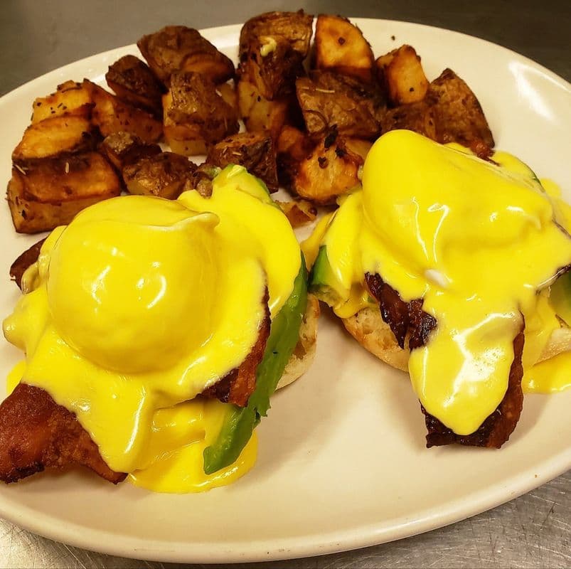 Cali Eggs Benedict