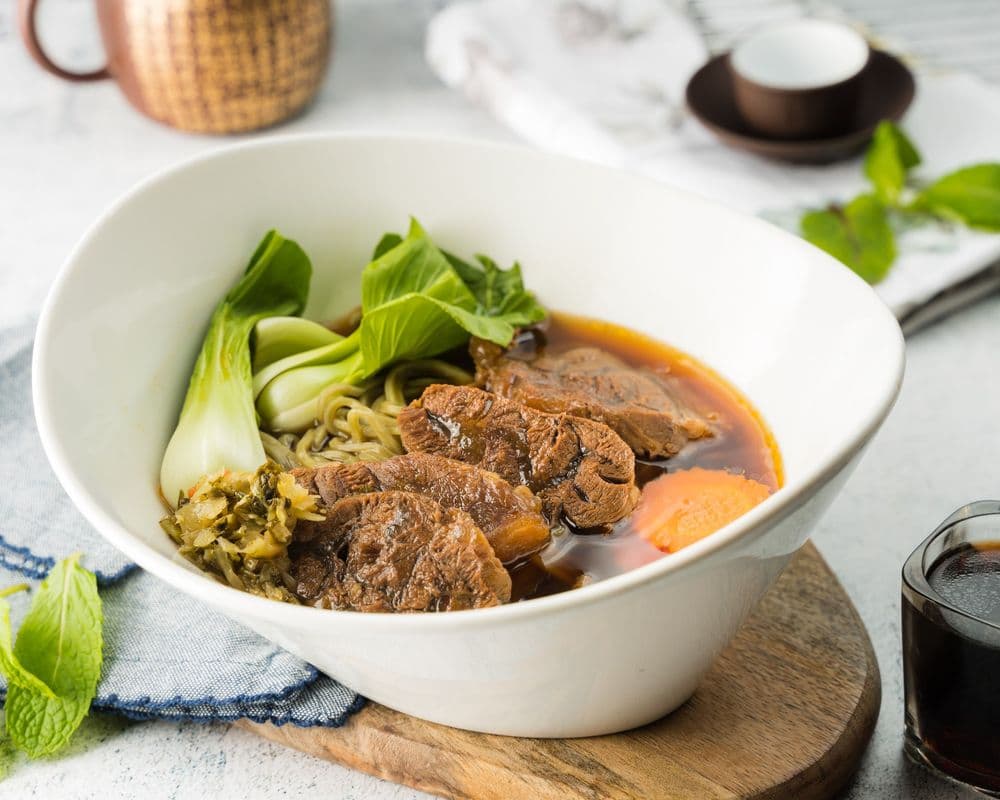 N17. Spicy Pu-Erh Beef Green Tea Noodle Soup (香辣普洱牛肉麵)