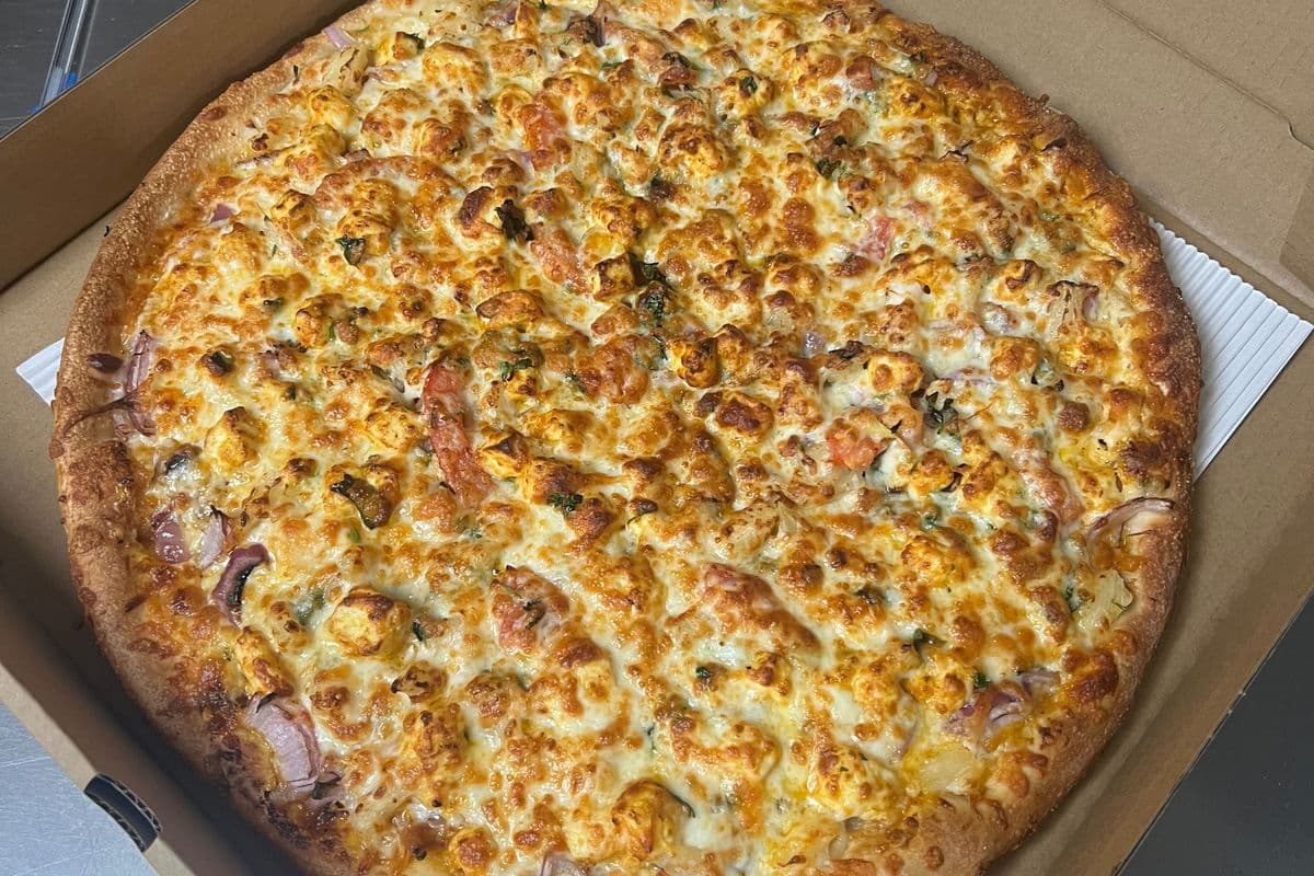 Large Shahi Paneer Pizza