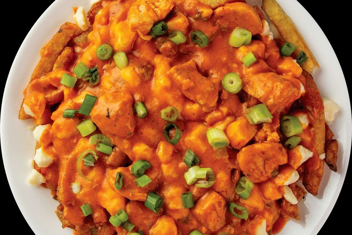 Butter Chicken Poutine (Medium)