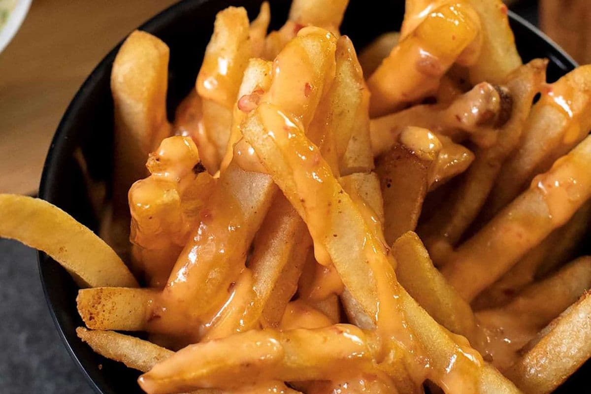 Spicy Garlic Mayo Fries