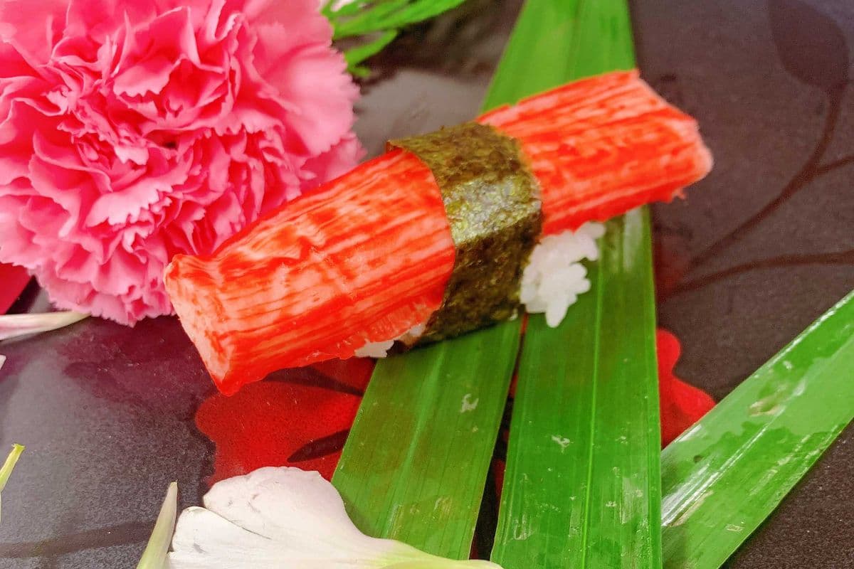 C12. Crabmeat(sushi 3pcs)