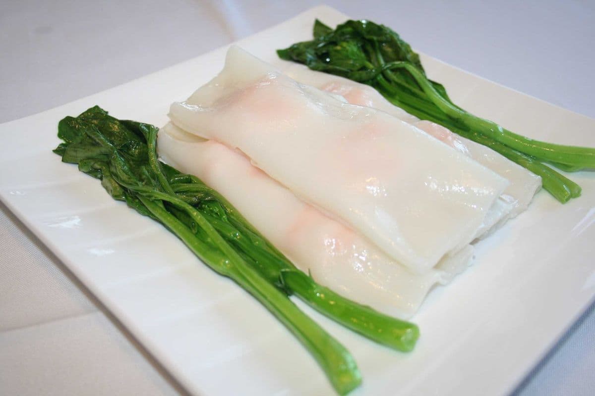 D69. Steamed Rice Rolls with Shrimps