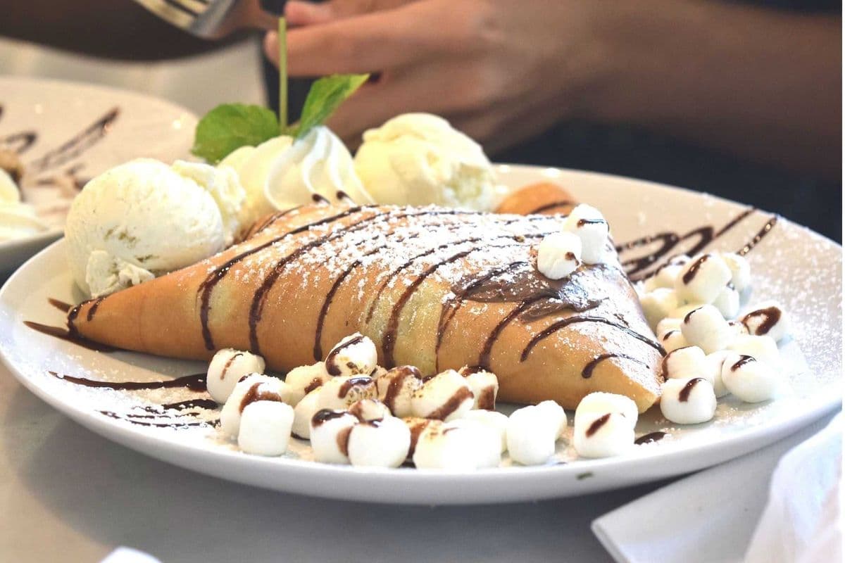 Crepe with Hazelnut Spread and Marshmallow