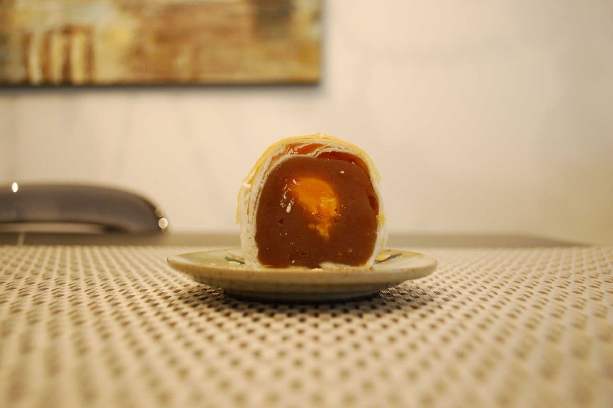 Lotus Seed Egg Yolk Pastry (1pc)