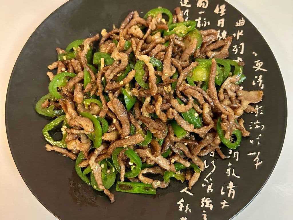 Chili with Shredded Pork (尖椒肉丝)