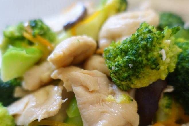 Chicken with Broccoli / 百加利雞片
