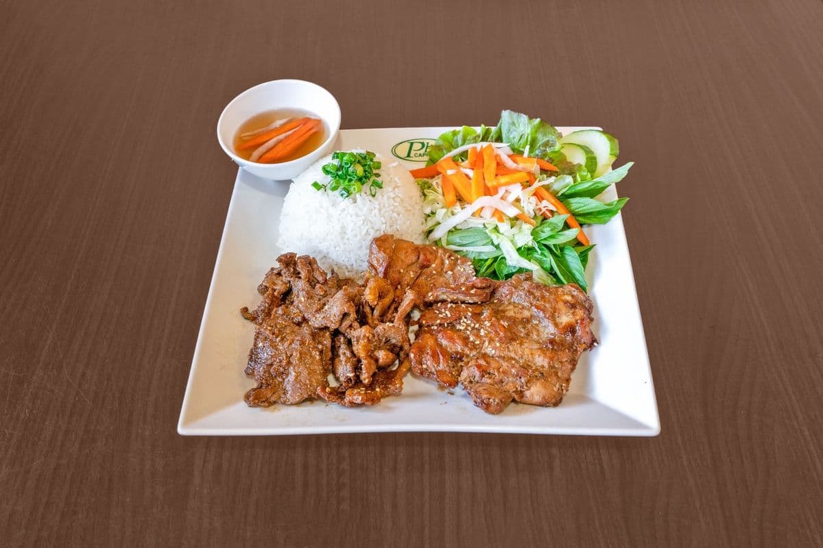40 Marinated, Grilled Lemon Grass Pork Slices And Chicken