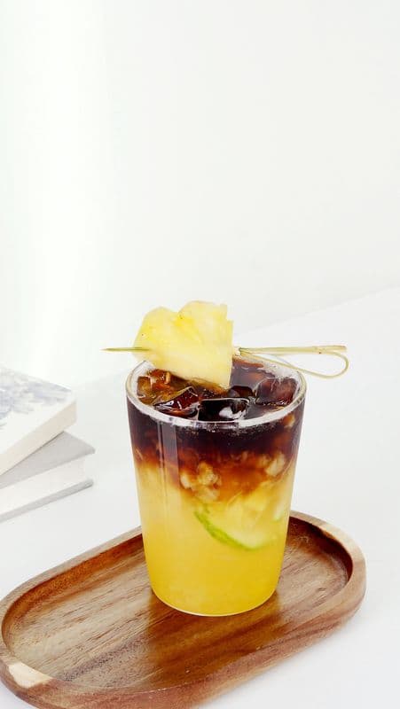Pineapple iced americano / 凤梨冰美式