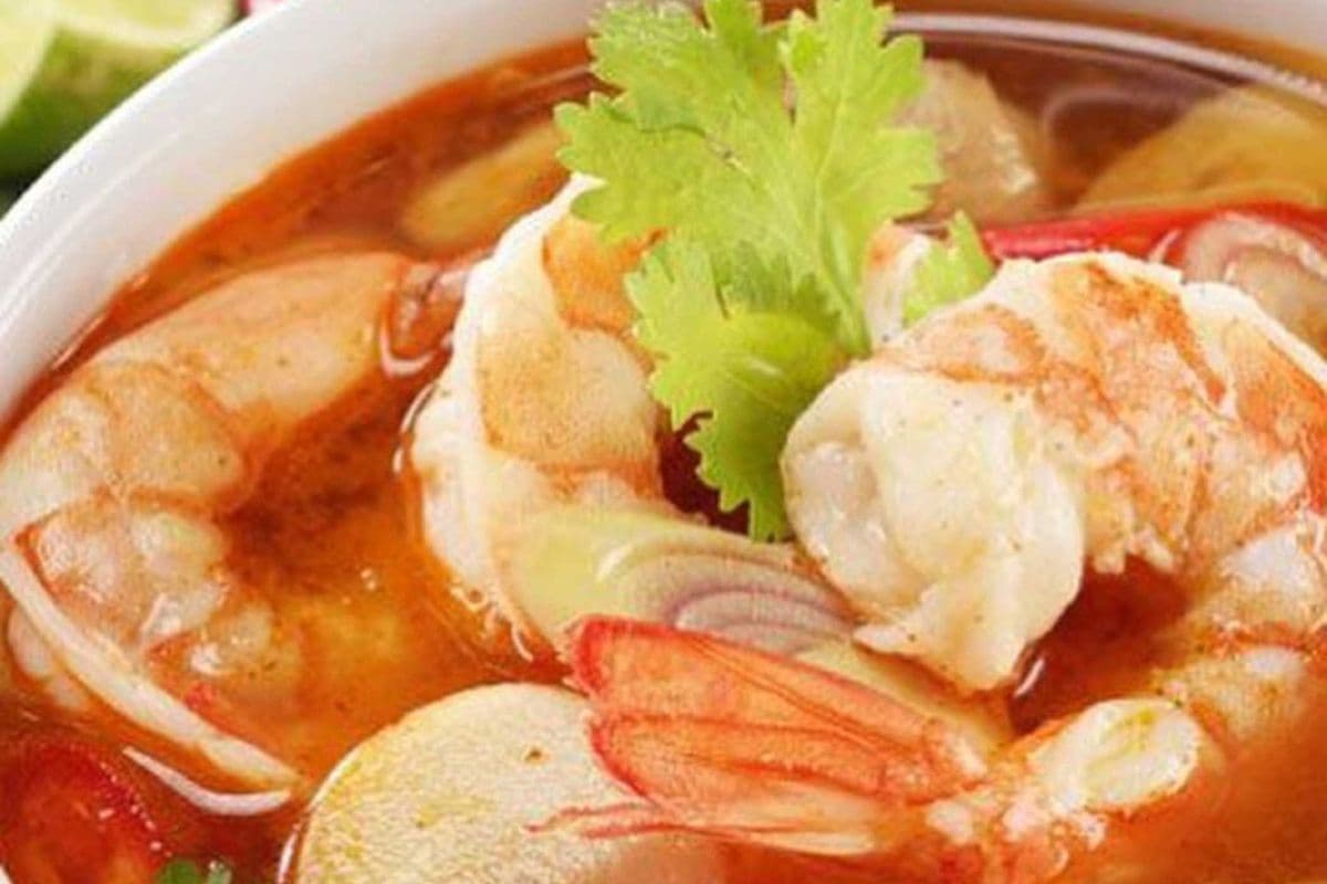 10. Tom Yum Goong - ต้มยำกุ้ง