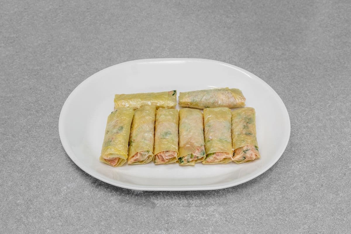 Shrimp Chive and Pork Bean Curd 蝦⾁腐⽪卷 (8 pcs)