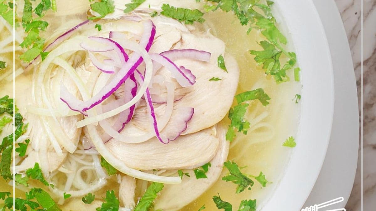 Comforting Chicken Broth - 32 oz (Gluten Free, Halal)