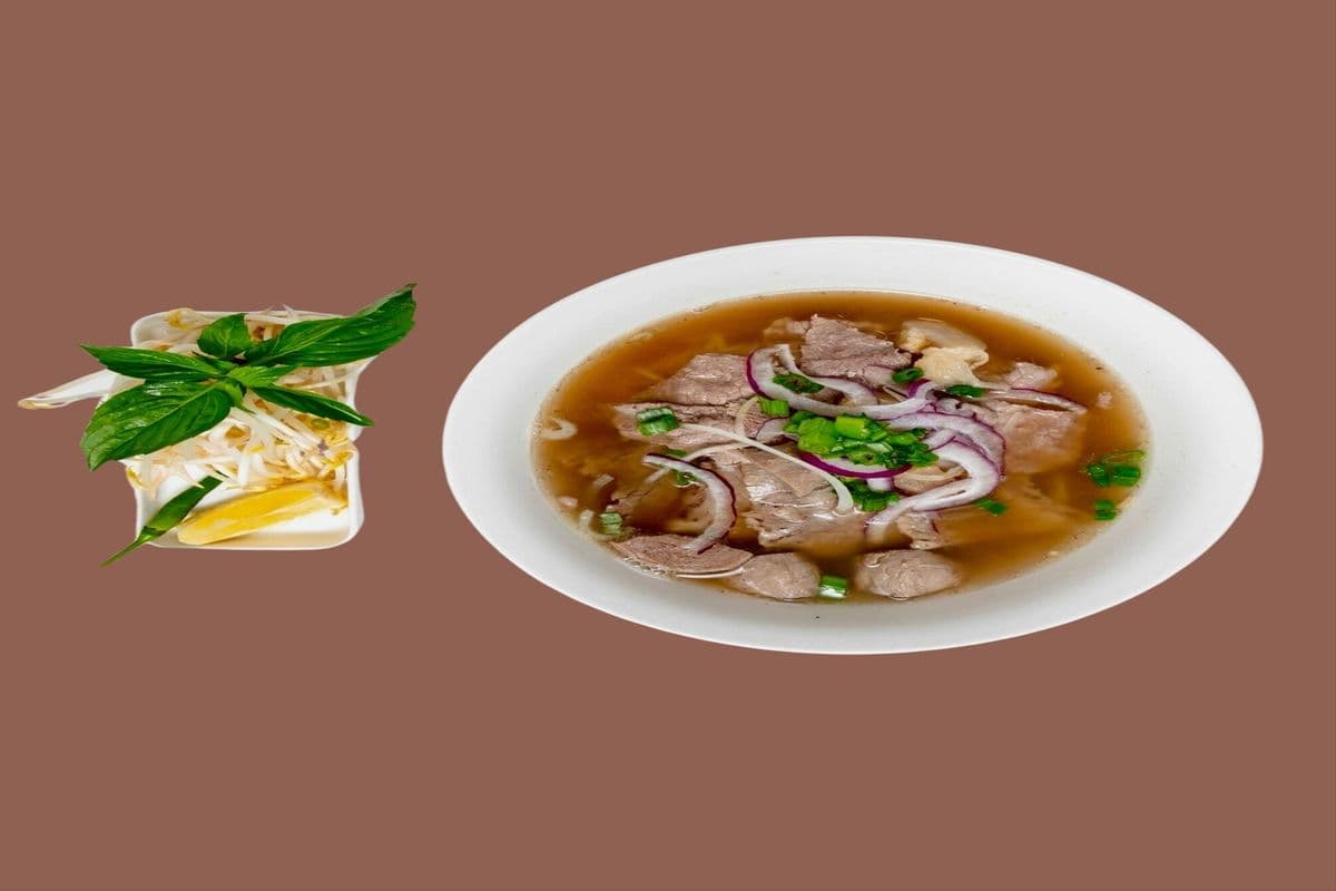 P4. Beef and Ball Pho