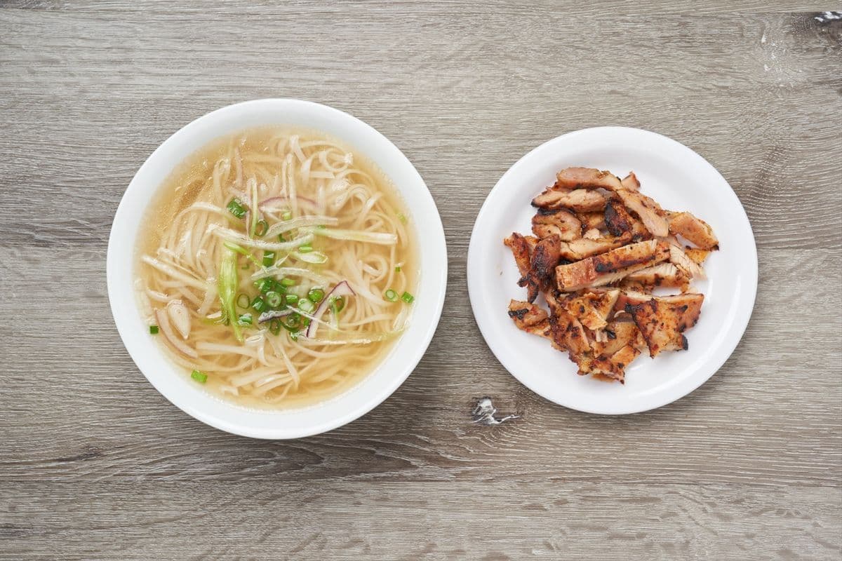 Phở (Gà Nóng), (Thịt Nướng) or ( Bò Nướng)