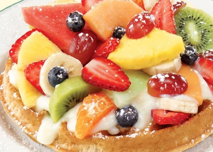 Waffle with fresh fruit (1645 Cals.)