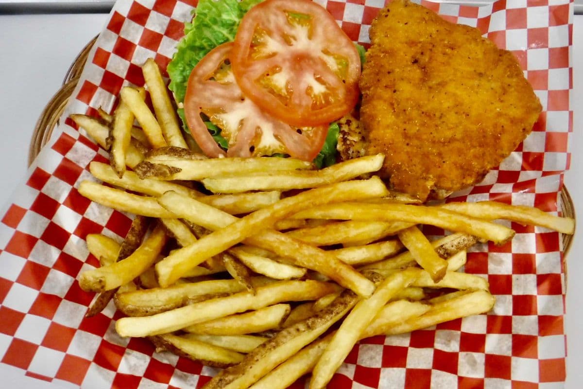 Chicken Burger w/Fries