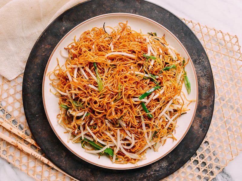 Pan Fried Soy Sauce Chow Mein / 豉油皇炒麵 (例)