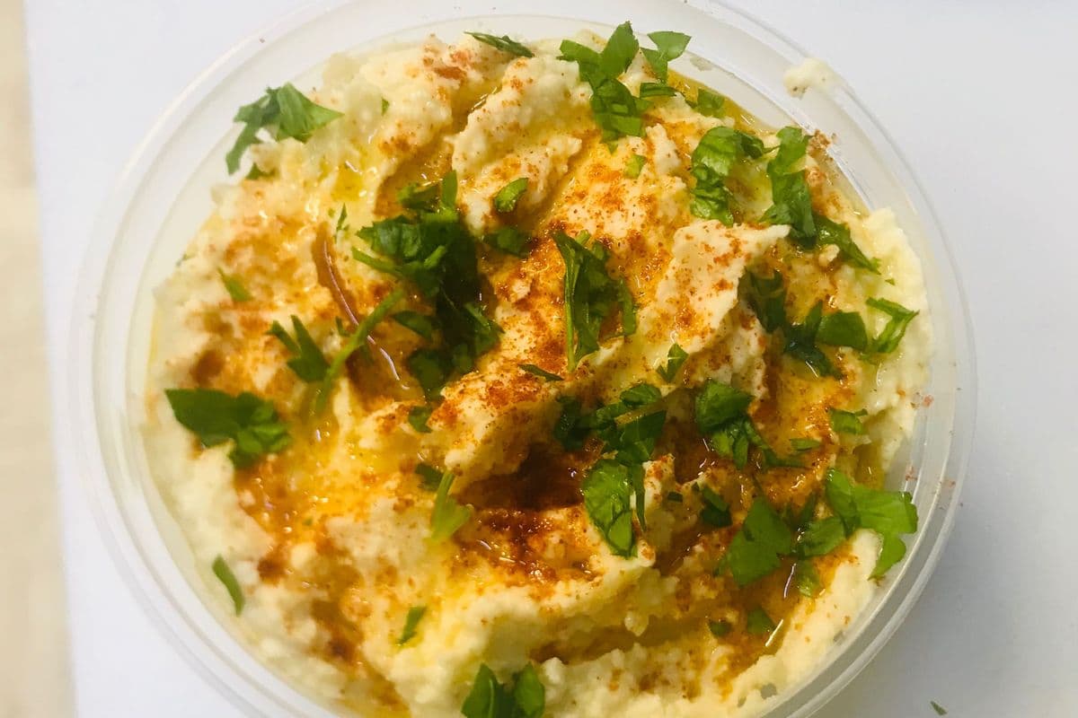 Hummus with Pita (12 oz)