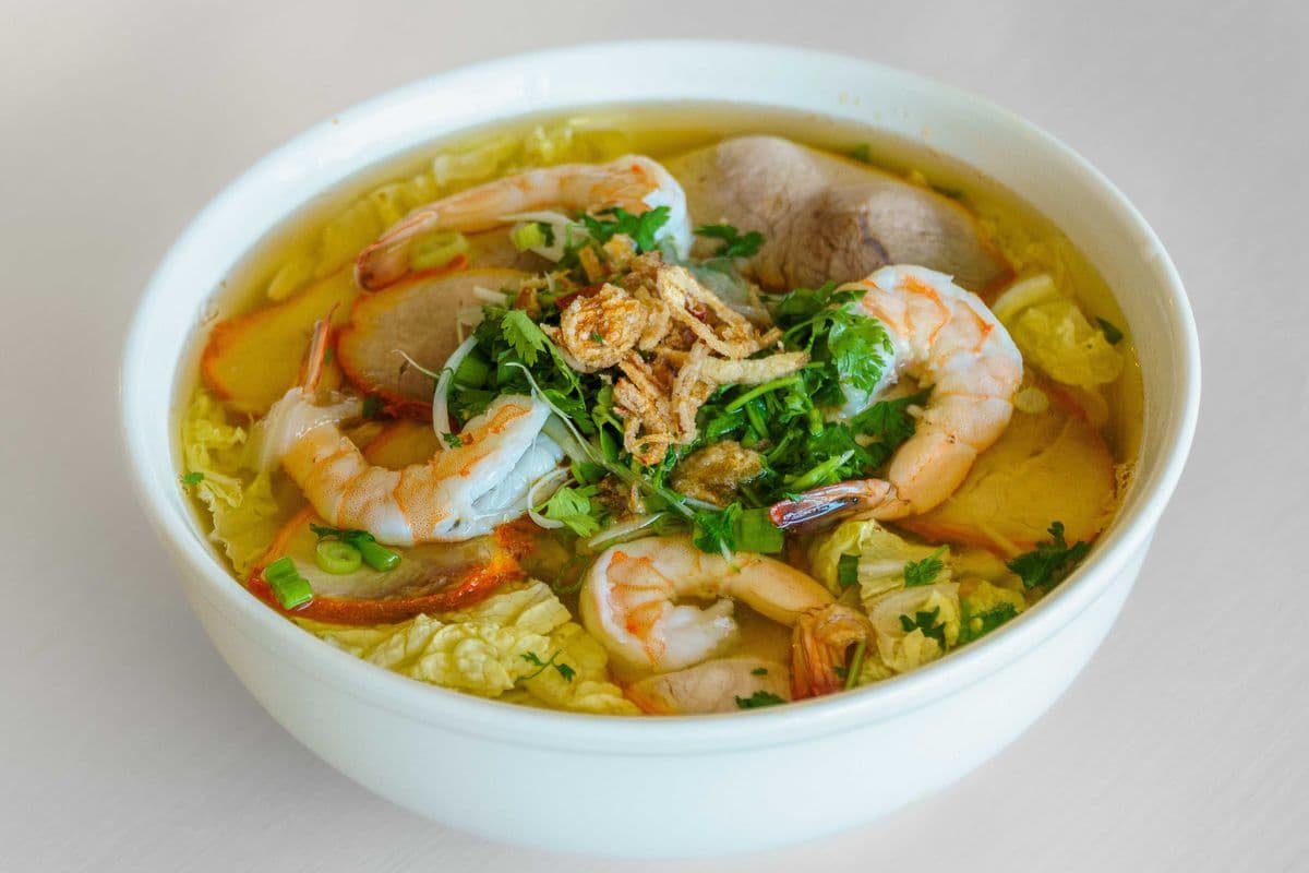 Noodle soup with shrimp and BBQ pork / Hu Tieu Tom Thit