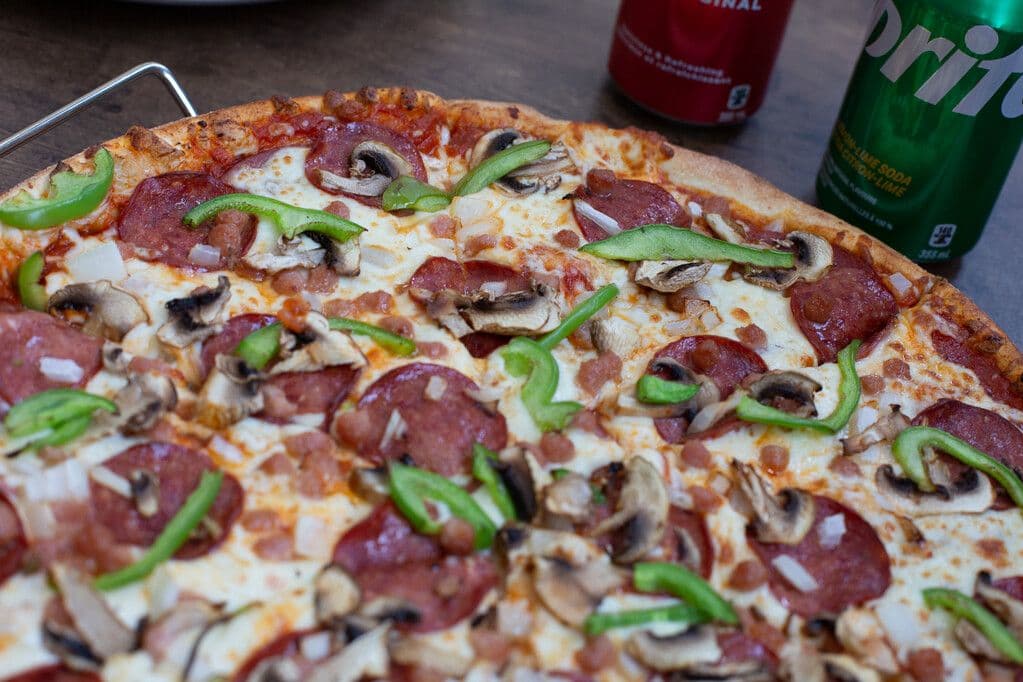 9" Deluxe Pizza