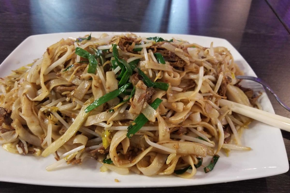 153. Thick Rice Noodle With Beef Flank