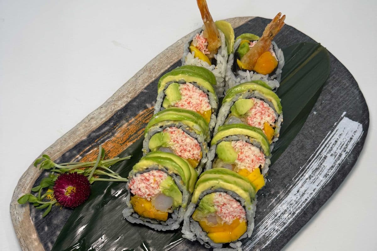 SR6. Mango Tango Dragon Roll (8pcs) 芒果探戈龍卷