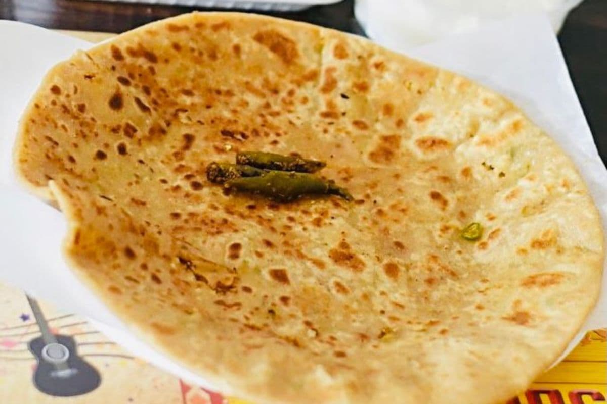 Aalu Parantha and Yogurt