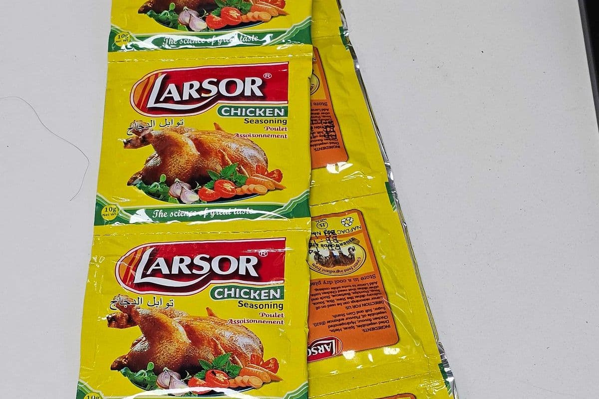 Roll of 10 Larsor Chicken Seasoning 10g Powder