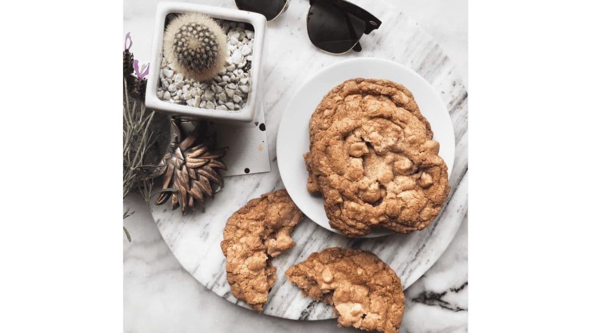 White Choco Macadamia Cookie