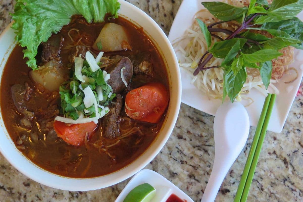 MH1. Beef Stew Egg Noodles or Rice Noodles - Mi / Hu Tieu