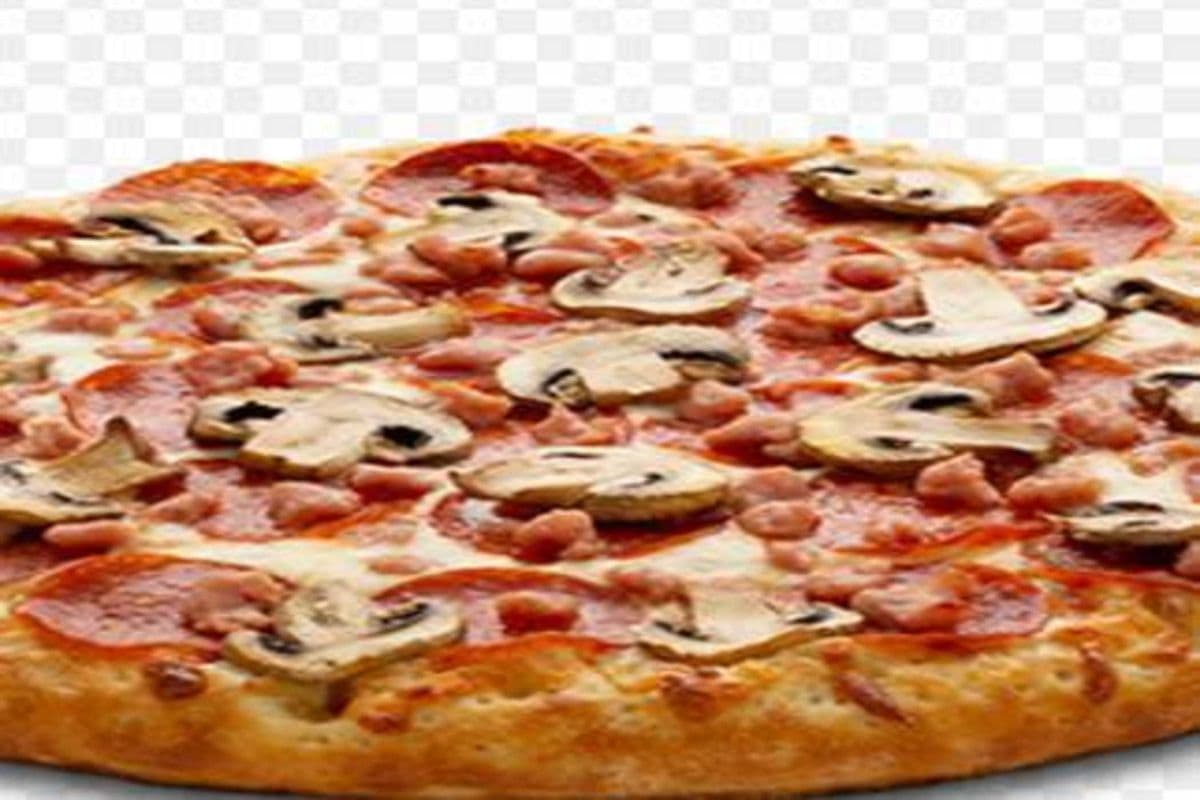 Royal Pizza (Green peppers, mushroom, pepperoni, and mozzarella cheese)