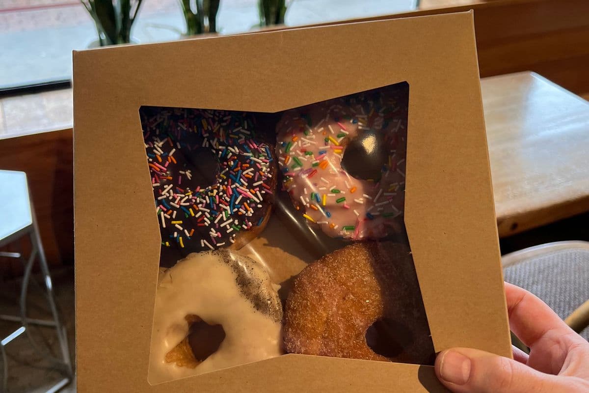 4 PACK DONUTS