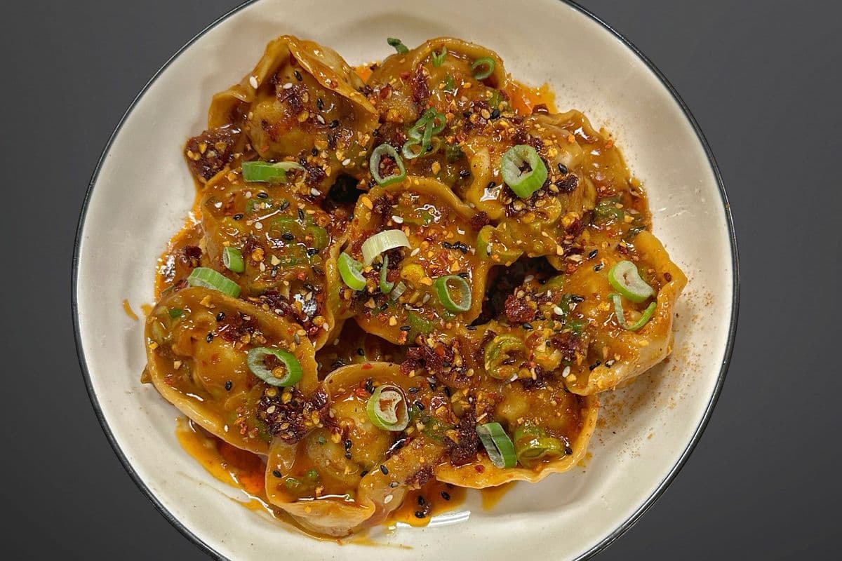 Pork Dumplii - Creamy Peanut & Chili Crisp Oil (9p)