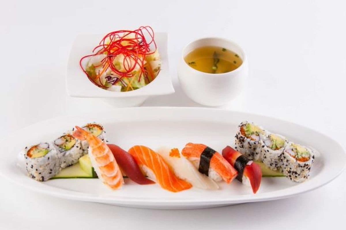 Assorted Sushi (12 pcs)