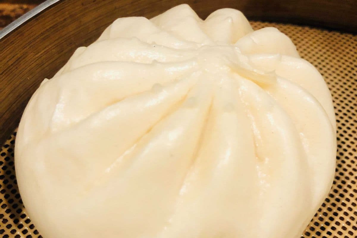 61. SunGuBao porc shiitake bun(2) 笋菇包 (2 pieces)