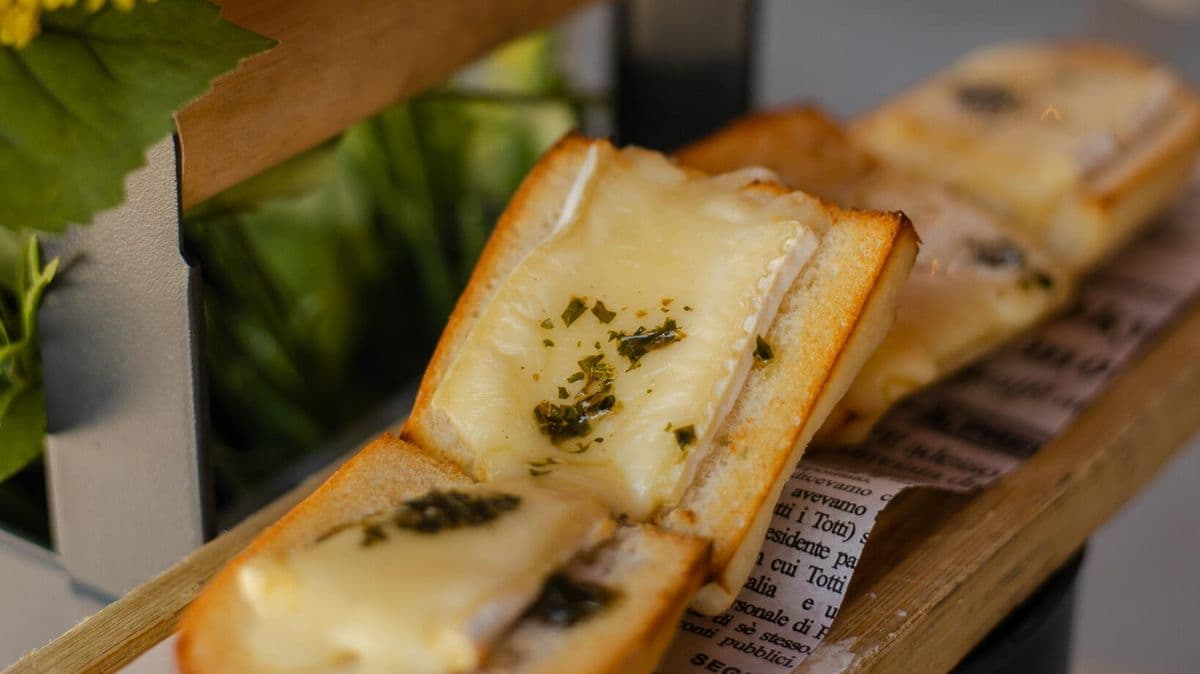 Brie grillé au Basilic