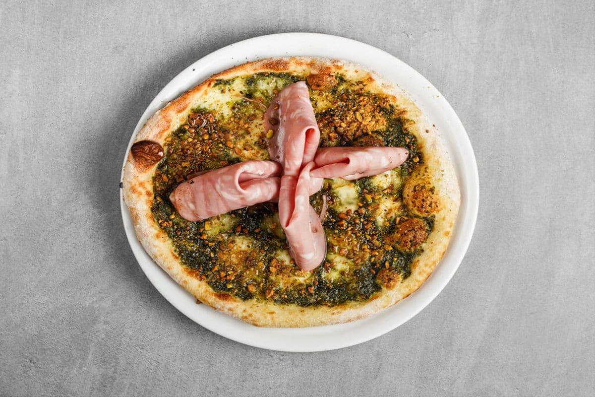 Mortadella pizza