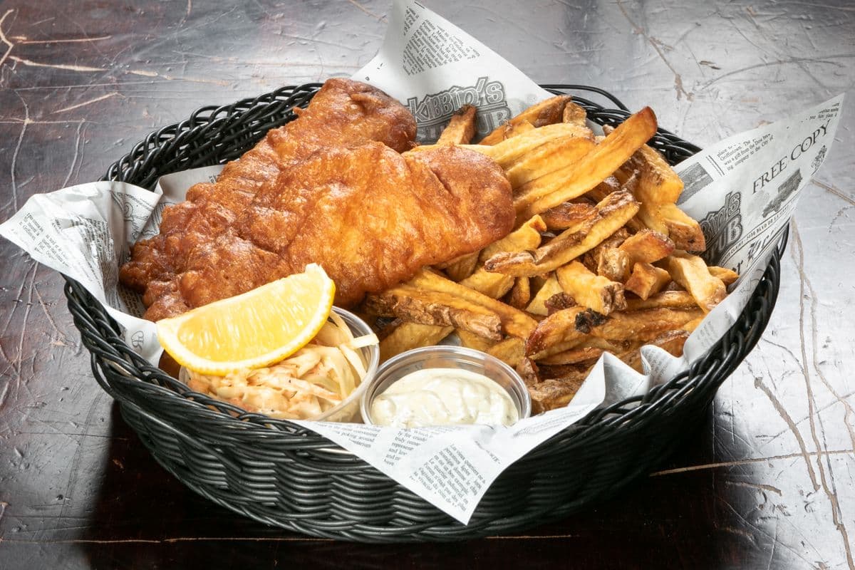 Le Célèbre Poisson et Frites Maison de Mckibbin / Mckibbin’s Famous Homemade Fish and Chips