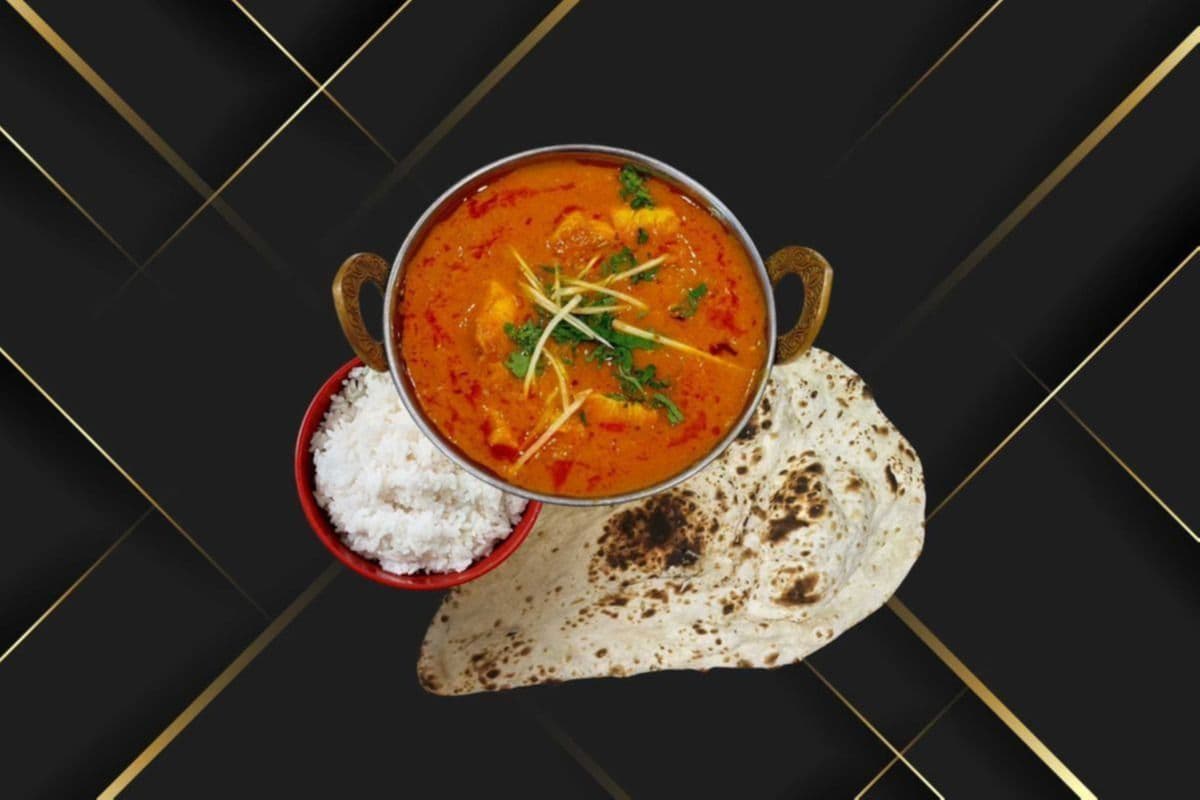 Chicken Madrasi, Rice, and Naan