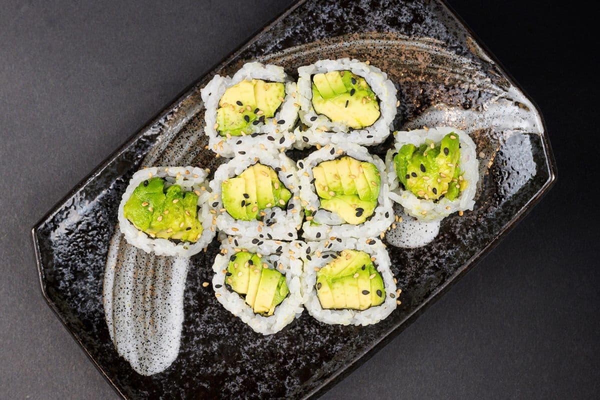 Avocado Roll (8pcs)
