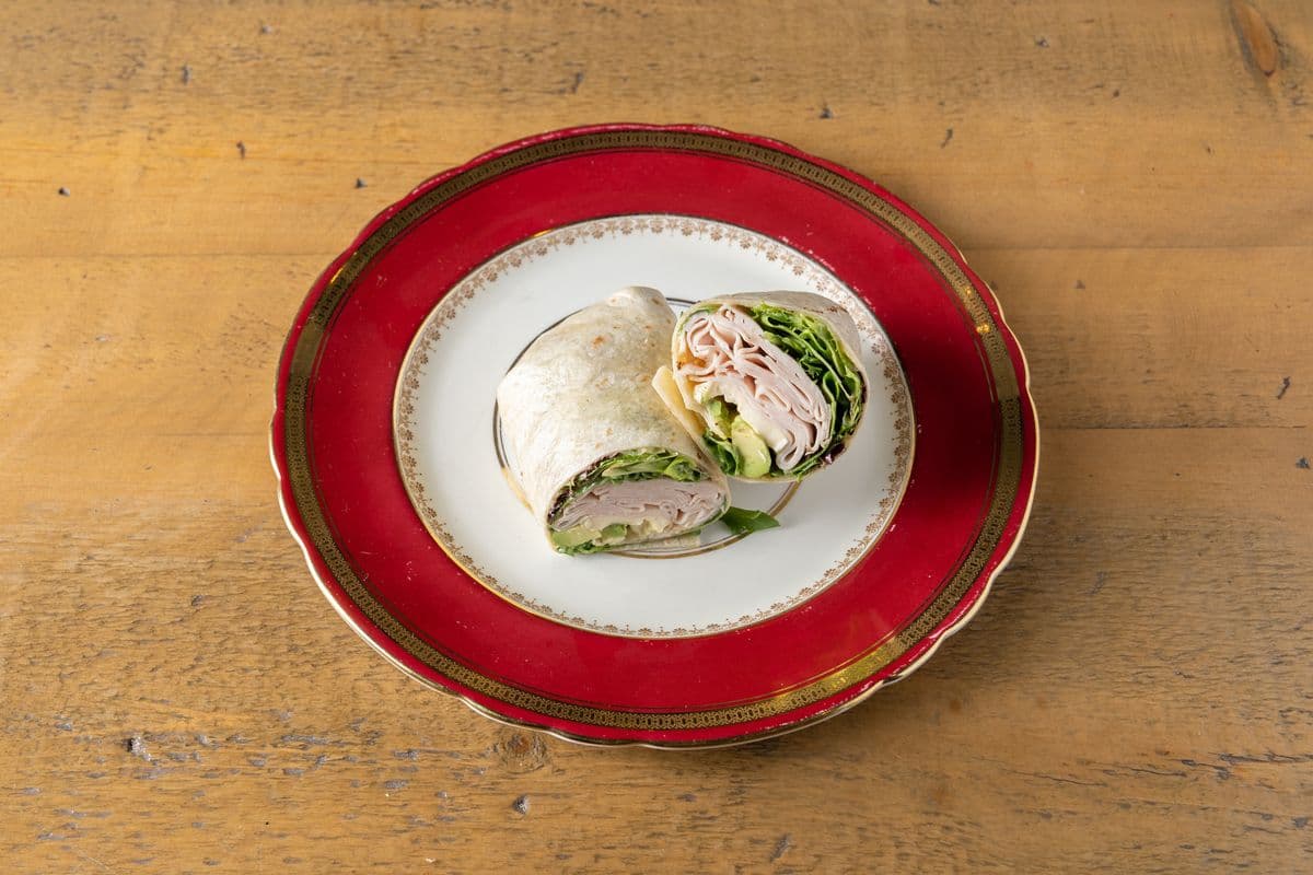 Wrap à la dinde, brie, avocat / Turkey, brie, avocado wrap