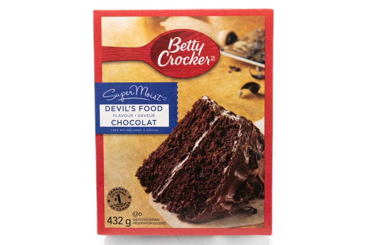 Betty Crocker Devil's Food Chocolate Cake Mix (432 g)