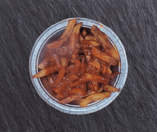 Bébé frite avec sauce spaghetti