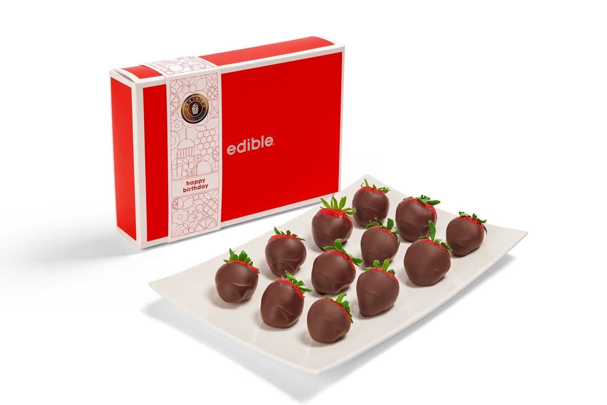 Chocolate Dipped Strawberries Box - 12ct / Chocolate Dipped Strawberries Box - 12ct