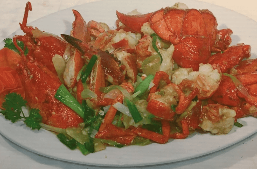 S2. Double Lobster with Ginger and Onions