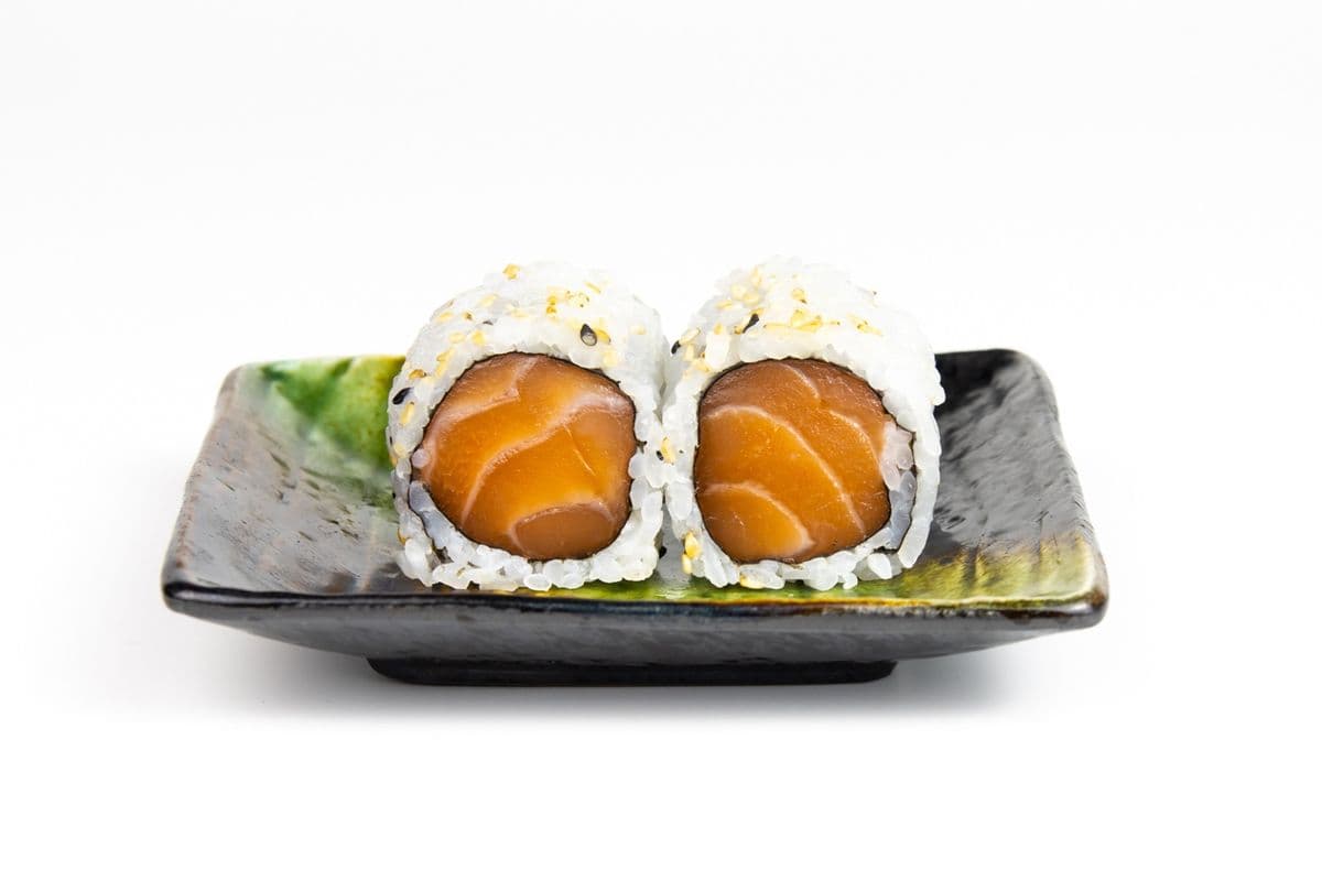 Salmon Roll (6 pcs)